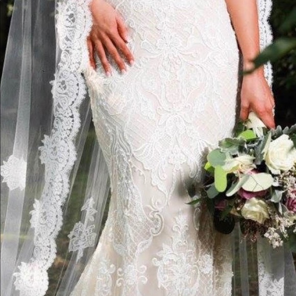 Bride Dress - Picture 2 of 5